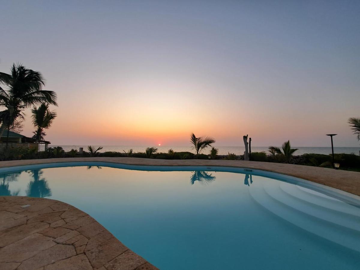 Aux 2 Metis Hotel Toliara Ngoại thất bức ảnh