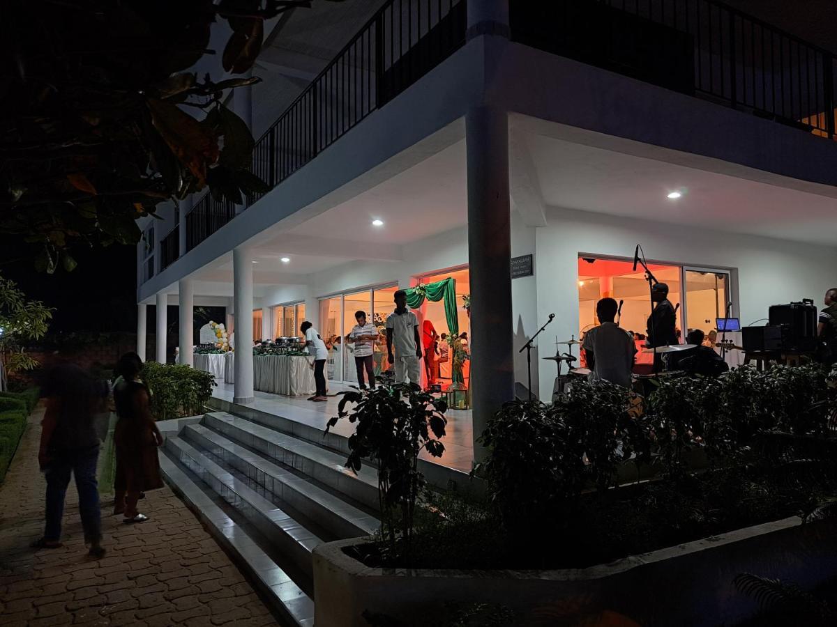 Aux 2 Metis Hotel Toliara Ngoại thất bức ảnh