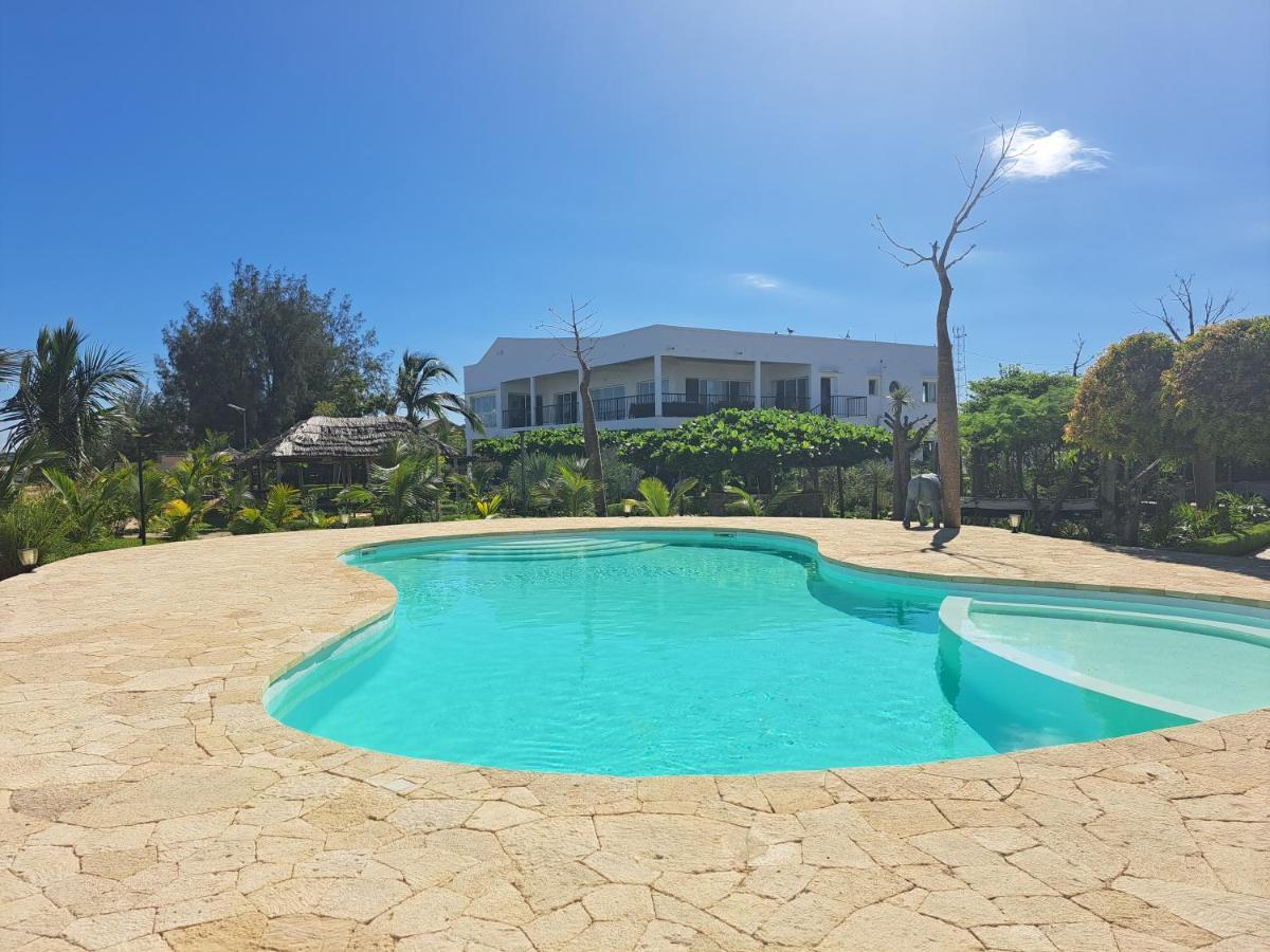 Aux 2 Metis Hotel Toliara Ngoại thất bức ảnh