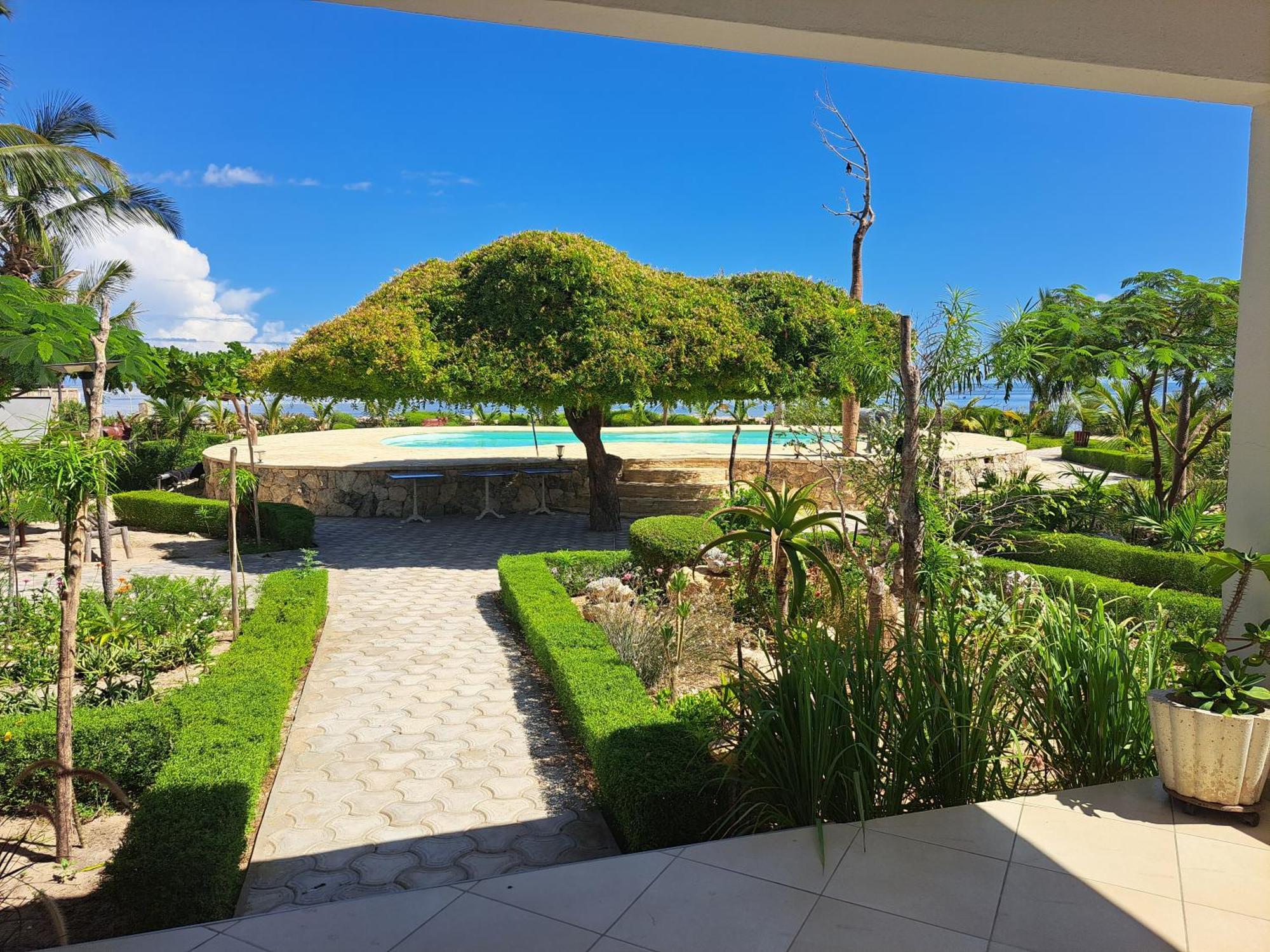 Aux 2 Metis Hotel Toliara Ngoại thất bức ảnh